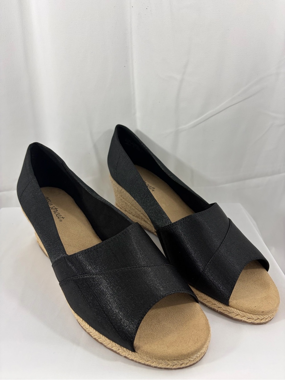 NWT Easy Street Women’s Size 11W Black Espadrille Wedge Shoes